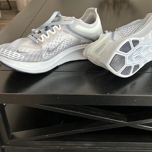 nike gray sneaker men